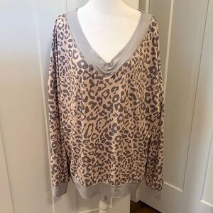 Pursuing Perfection Womens Grey Tan Leopard Print V-Neck Sweatshirt Size 2XL